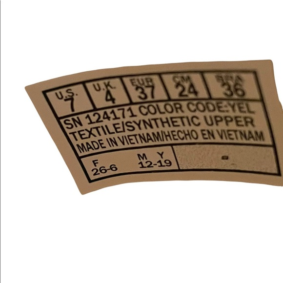 Butter Yellow Skechers GoWalk Goga Mesh Slip On Sneaker Size 7 Like New - Picture 7 of 8